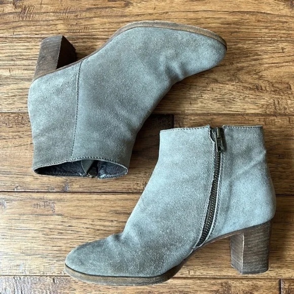 J. Crew Aggie Suede Leather Ankle Boots Booties Block Heel in Mink Size 7 - Picture 3 of 14